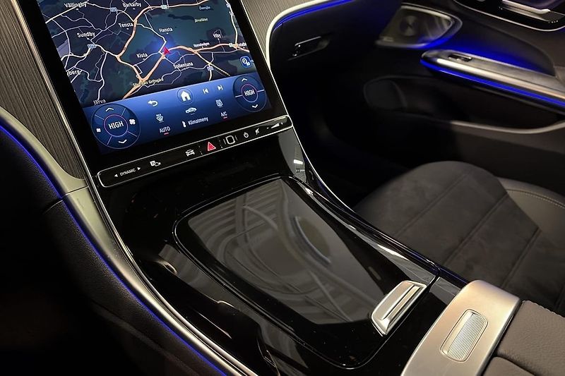 Mercedes-Benz CLE 300 4M AMG Pano Burm 360 DIGI - fotka 16 z 21