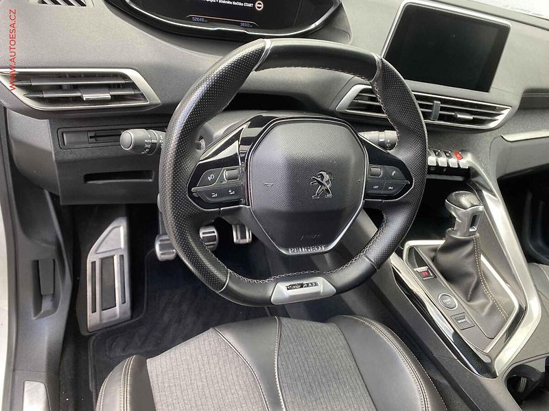 Peugeot 3008 (2018) 1.2 PT, GT Line, LED, kamera - fotka 12 z 19