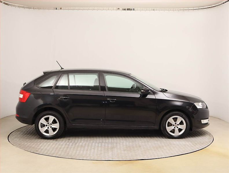 Škoda Rapid (2016) Spaceback 1.2 TSI - fotka 6 z 21