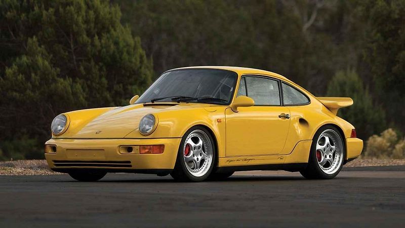 Celkem 12 úžasných Porsche půjde do aukce.