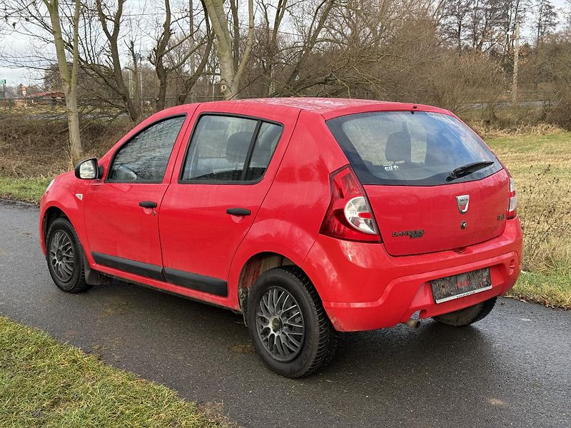 Dacia Sandero (2009) 1.2 16V 55kw - fotka 3 z 14
