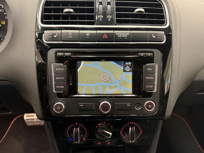 Volkswagen Polo 1.4 GTI 132 kW - fotka 11 z 18