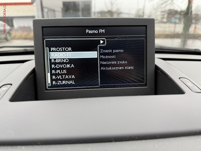 Peugeot 3008 (2016) 1.6 HDi, AT, TZ, park.asist - fotka 13 z 16