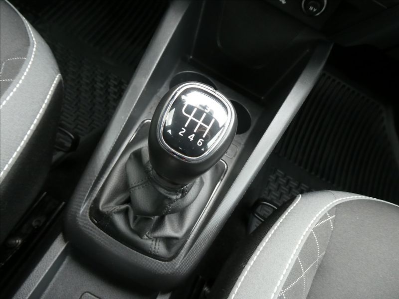 Škoda Fabia 1,0 TSi 81kW 2xkola,DPH,servis - fotka 31 z 43
