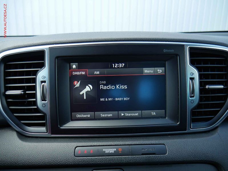 Kia Sportage (2017) 2.0 CRDi 4x4, ČR, AT, navi - fotka 16 z 21
