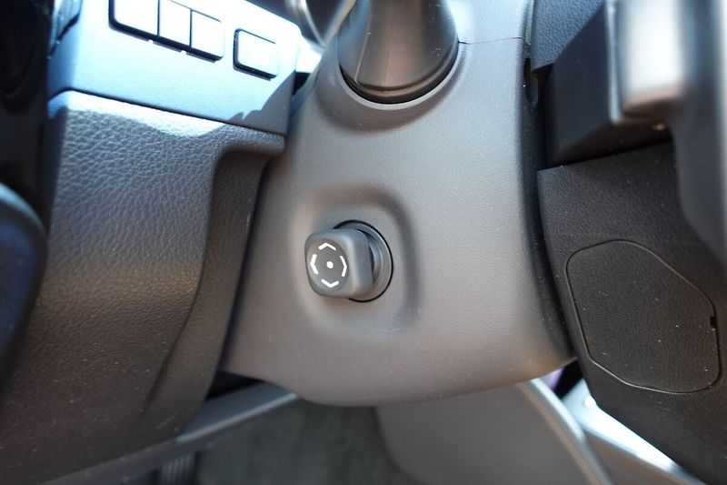 Lexus ES 300h ES300h 2,5HSD Prestige Top - fotka 22 z 39