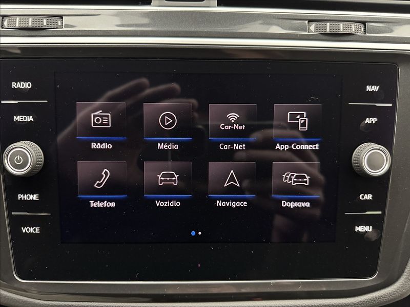 Volkswagen Tiguan 1,5 TSi DSG HUD KAMERA TAŽNÉ - fotka 16 z 50
