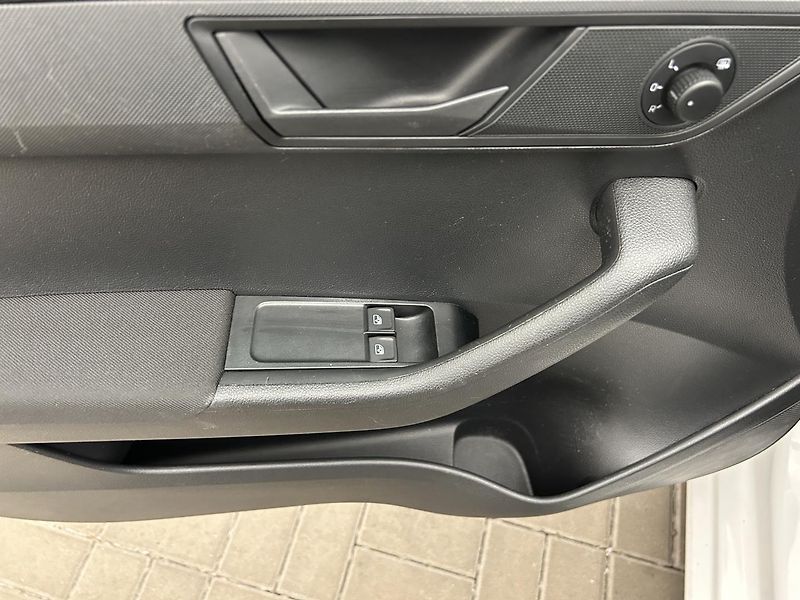 Škoda Fabia 1.0 TSI Active Plus - fotka 13 z 21