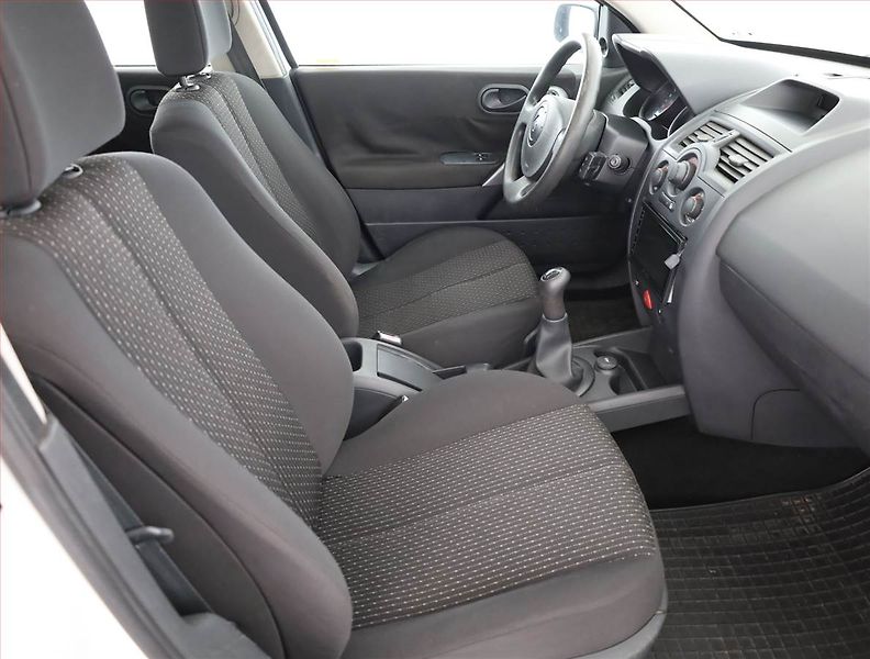 Renault Mégane (2003) 1.4 16V , po STK, Tažné - fotka 7 z 14