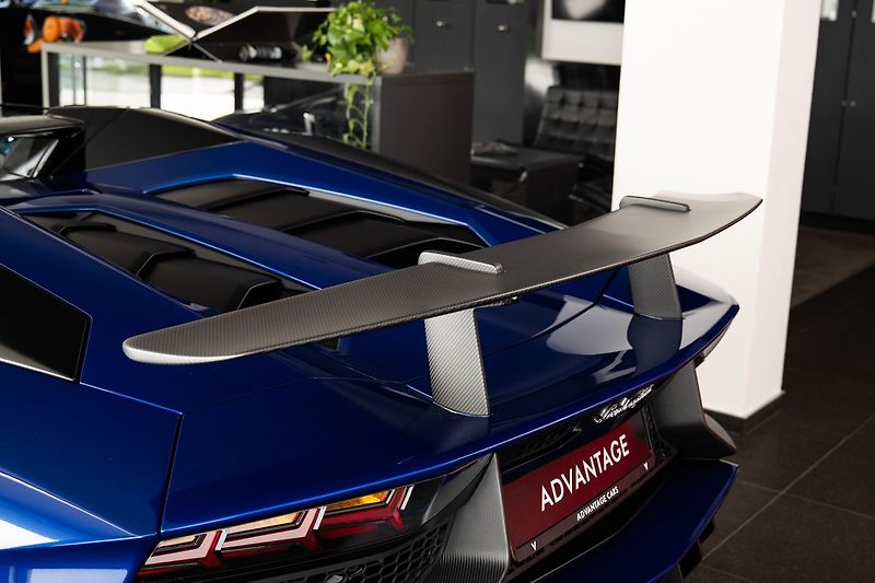 Lamborghini Aventador LP750-4 SV Roadster 1/599 - fotka 29 z 29