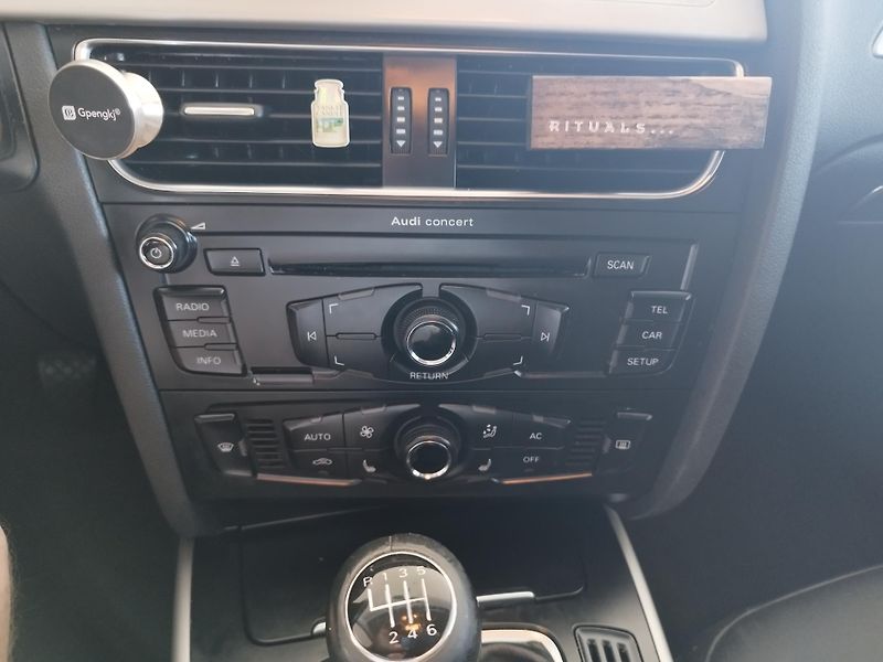Audi A4 Allroad (2012) 2,0TDI,LED,ALU,TAŽNÝ,MAN,4X4 - fotka 22 z 25