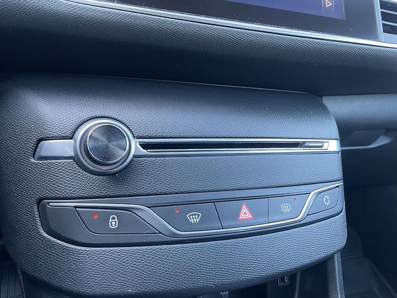 Peugeot 308 STYLE SW 1.2 PT 81 kW - fotka 13 z 27