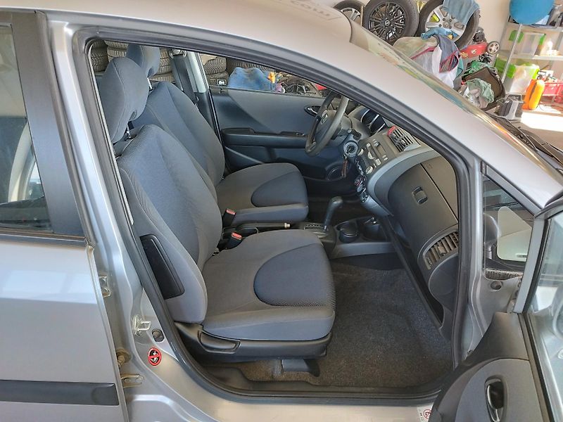 Honda Jazz (2004) 1,3i,61KW,AUTOMAT,KLIMA,ALU - fotka 13 z 26