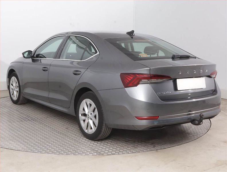 Škoda Octavia (2022) 2.0 TDI, Automat, ČR,1.maj - fotka 4 z 16