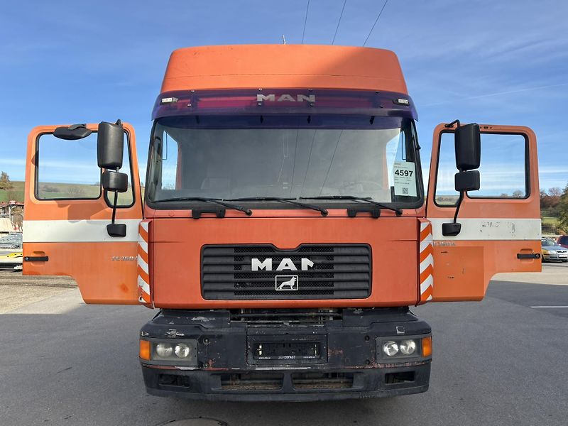 MAN 26.414 6x2 RETARDÉR EURO 2 - fotka 4 z 25