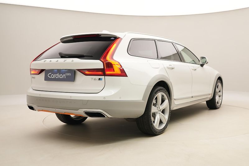 Volvo V90 CC T6 AWD OCEAN RACE AUT CZ - fotka 12 z 57