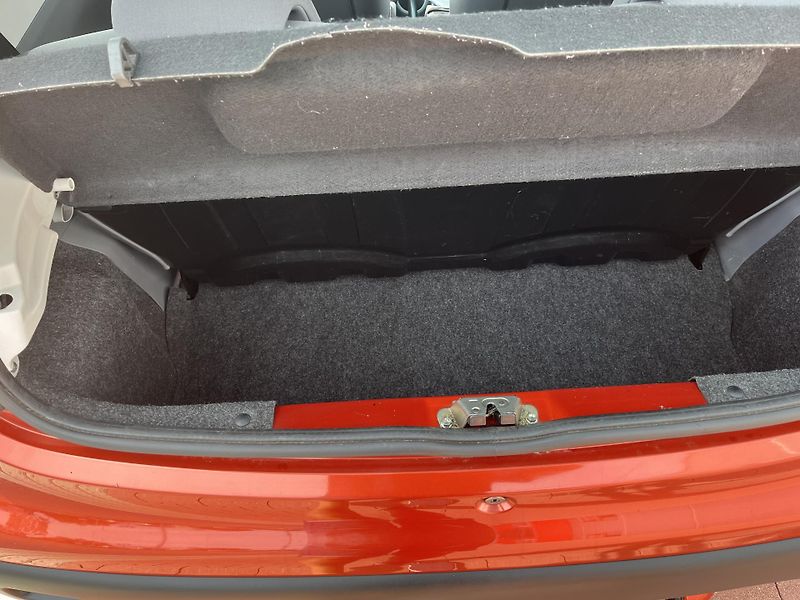 Peugeot 107 1.0 i 50 kW 1.Majitel - fotka 14 z 26