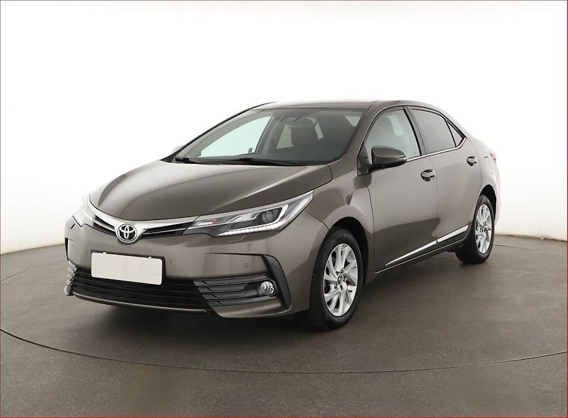 Toyota Corolla (2017) 1.6 Valvematic, Serv.kniha - fotka 2 z 17