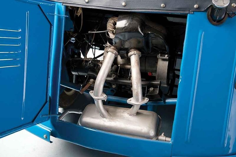 SMZ S-3A poháněl slabý dvoutaktní motor z motocyklu.