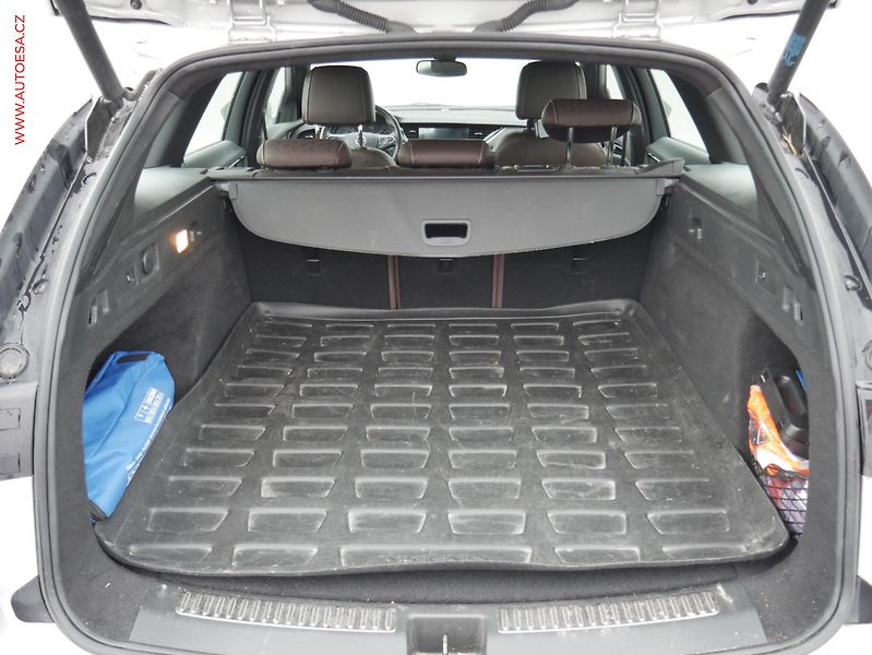 Opel Insignia (2018) 2.0CDTi 4x4, 1.maj,ČR - fotka 7 z 22