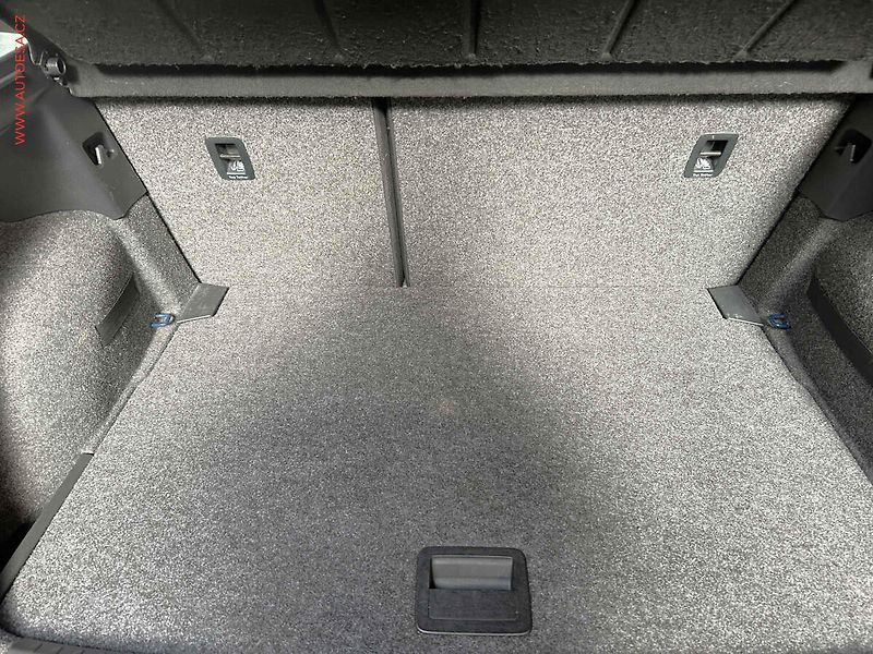 Seat Arona (2017) 1.0 TSi, LED, AC - fotka 7 z 15