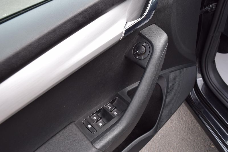 Škoda Octavia (2018) 1.4TSI 110kw ED. DRIVE TAŽ APP - fotka 32 z 43