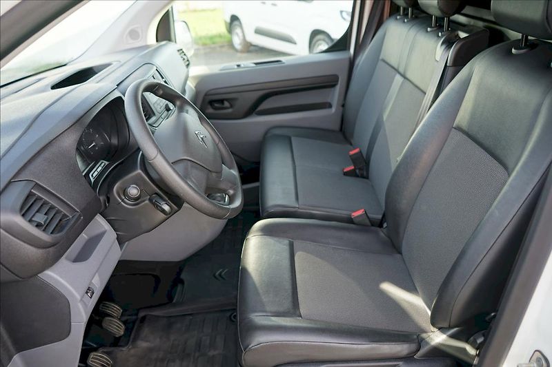 Citroën Jumpy (2020) BlueHDi 75 kW L2H1 Plus - tažn - fotka 10 z 20