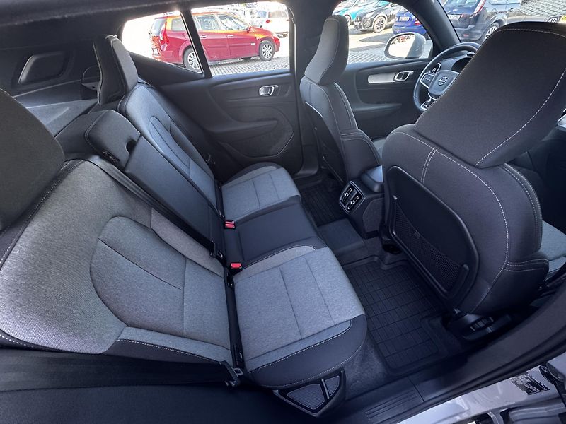 Volvo XC40 B3 FWD // 1. maj // ČR + kola - fotka 19 z 36