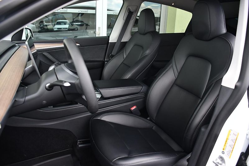 Tesla Model Y LONG RANGE DUAL REZERVACE - fotka 14 z 38