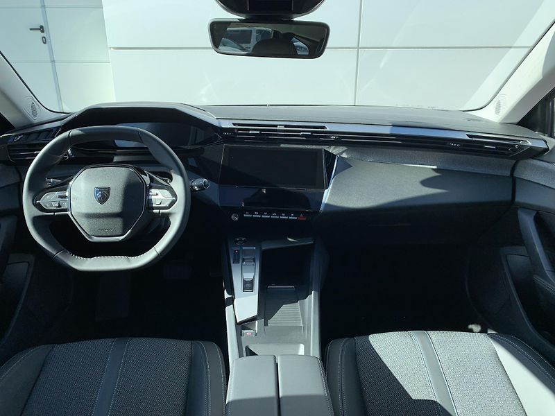 Peugeot 308 ALLURE PACK 1.6 PHEV 133kW AT8 - fotka 2 z 30