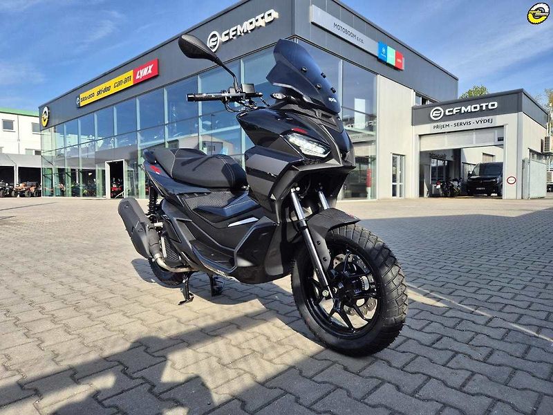 Aprilia SR GT 125 (2026) E5+ - AKČNÍ CENA - fotka 2 z 41