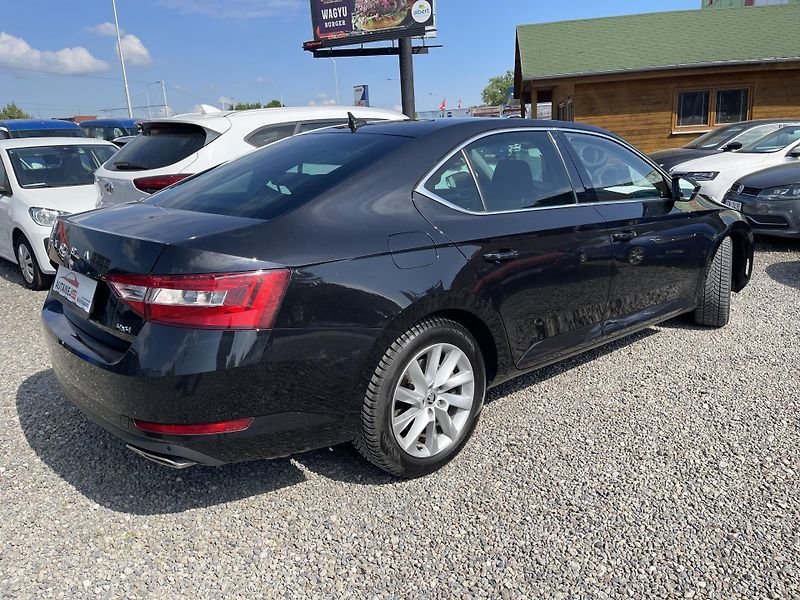 Škoda Superb 2.0 TSi Dsg 4x4 STYLE-DPH-ČR ! - fotka 6 z 54