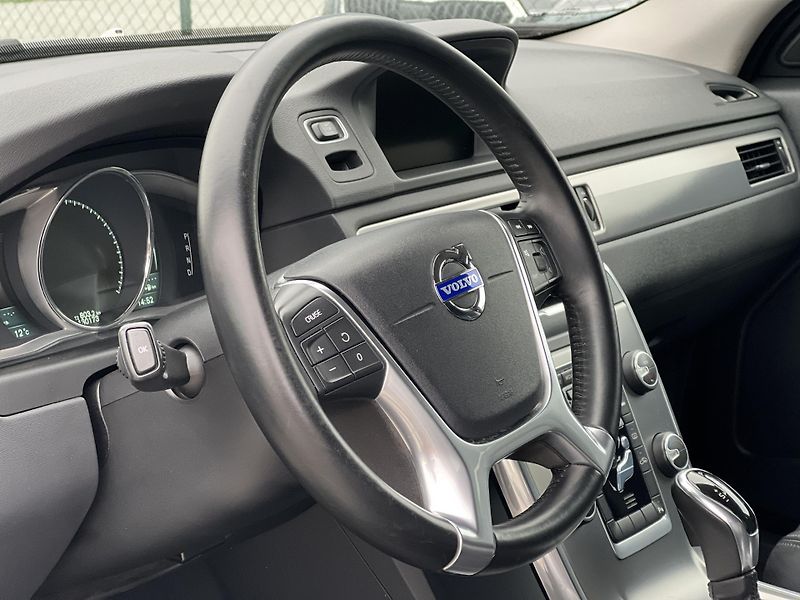 Volvo V70 2.0D D4 AUTOMAT KŮŽE KLIMA - fotka 12 z 41