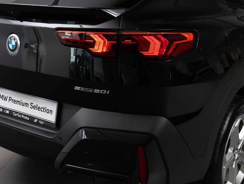 BMW X2 sDrive20i - fotka 9 z 23