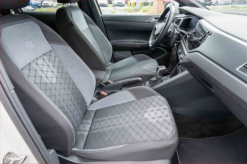 Volkswagen Taigo (2022) R-Line 1.0 TSI - fotka 9 z 16