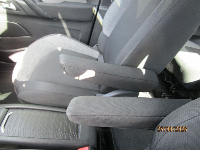 Citroën Grand C4 SpaceTourer (2020) 1,5 HDi 7 míst - fotka 22 z 32