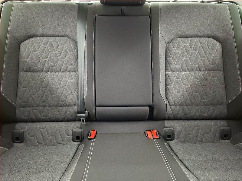 Volkswagen Passat (2022) 2.0 TDI - fotka 10 z 16