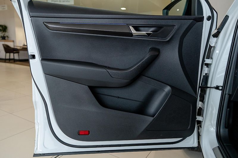 Škoda Karoq (2021) 2,0 TDI DSG 4x4 Sportline - fotka 9 z 19