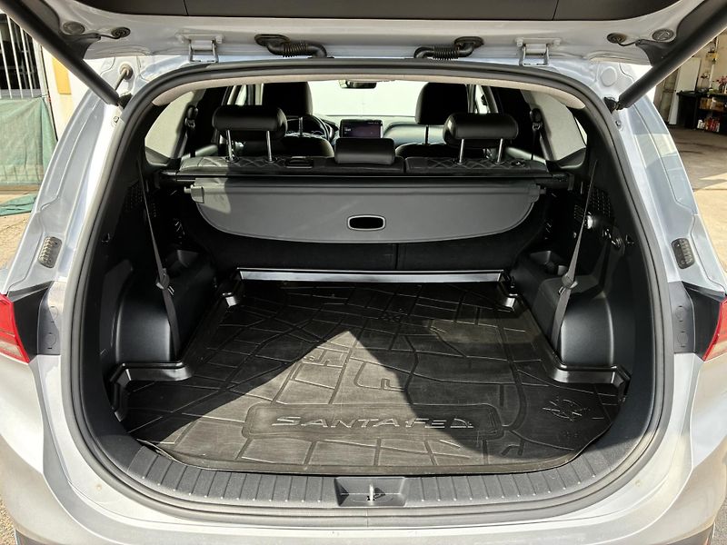 Hyundai Santa Fe 2.2 CRDI AWD 8DCT Premium - fotka 12 z 24