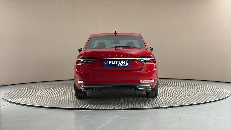 Škoda Superb 2.0 TSI DSG L&K - fotka 5 z 34