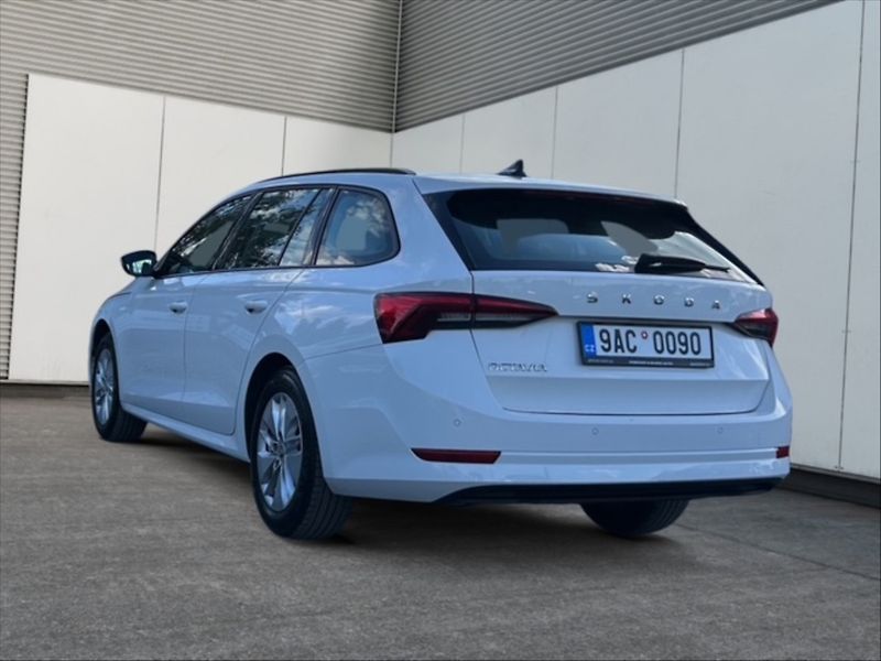 Škoda Octavia 1,5 TSI 110 Ambition - fotka 4 z 11