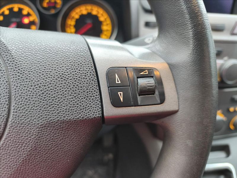Opel Zafira 1,8   Vše plně funkční - fotka 11 z 14