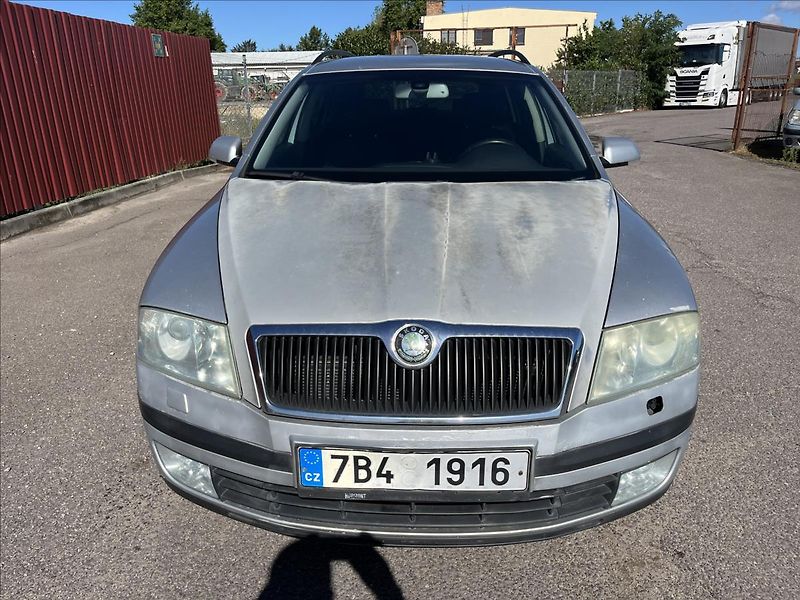 Škoda Octavia 2,0 TDi 103KW TAŽNÉ STK 7/2027 - fotka 2 z 32