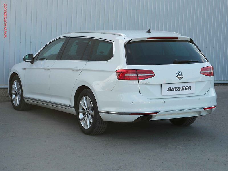 Volkswagen Passat (2018) 2.0TDi 4x4, 1.maj,ČR, DSG - fotka 6 z 23