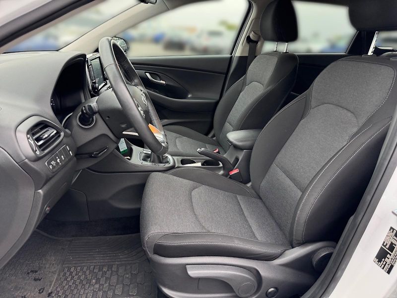 Hyundai i30 (2023) SMART 1.0TGDI 88kW CZ DPH - fotka 7 z 11
