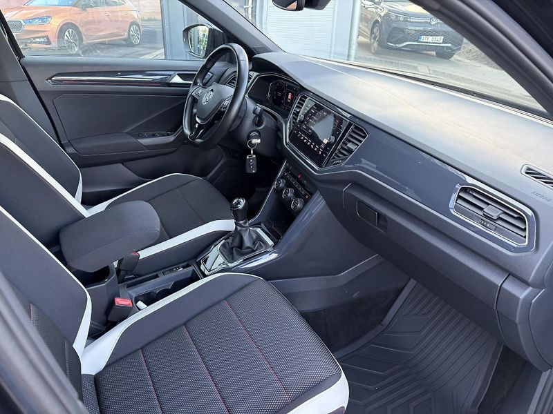 Volkswagen T-Roc 1.5TSi Style 110kW - fotka 6 z 22