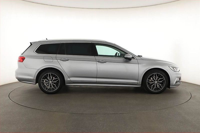 Volkswagen Passat (2019) 2.0 TDI, Automat, Kůže, Navi - fotka 6 z 20