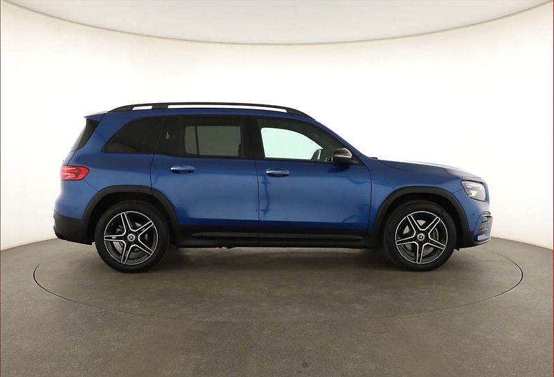 Mercedes-Benz GLB (2024) 200 d 4MATIC - fotka 6 z 20