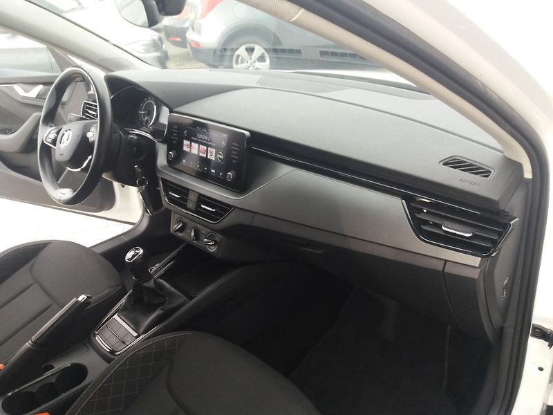 Škoda Scala 1.0TSi,70kW,LED,P.SENZOR,CEBIA - fotka 13 z 23