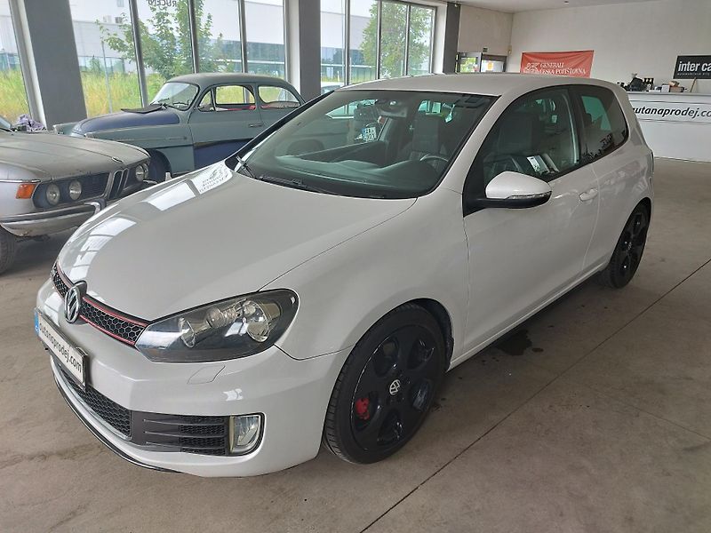Volkswagen Golf (2010) GTI,2,0TSI,155KW,AUT.KL.18ALU - fotka 4 z 28